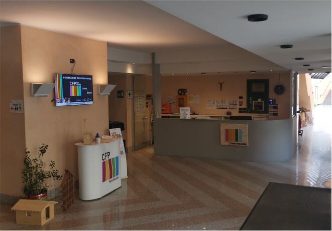 Esterno della sede di Cemmo