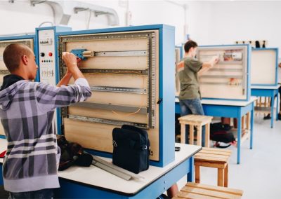 Attività nel laboratorio elettrico